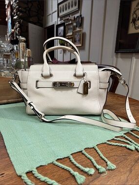 Coach 87295 Swagger 27 Carryall